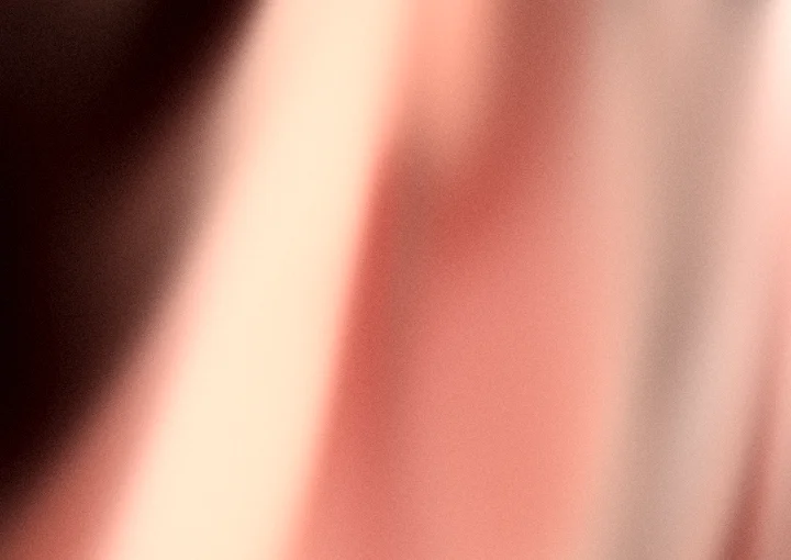 Red grainy gradient background 2 with hex #a8161f, #ffc9ae