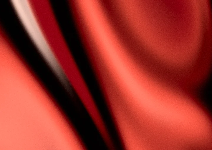 Red grainy gradient background 5 with hex #9e131c, #e8402f